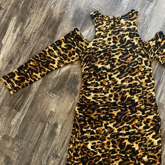 Boston Proper Maxi Dress Cold Shoulder Ruched Zipper Back Animal Print Size XL - Picture 4 of 9